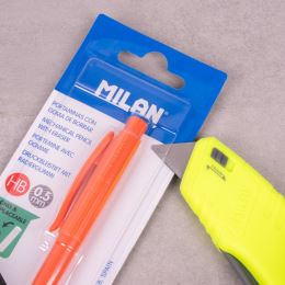Vágókés MILAN Compact önbehúzó pengével (4)