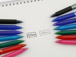Roller zselés PILOT Frixion Clicker 0,5 világos kék (2)